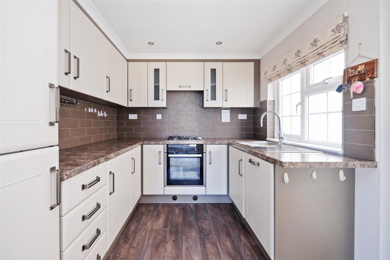2 Bed, 2 Bath Property For Sale in Woodlands Estate, Blean, CT2 9JN